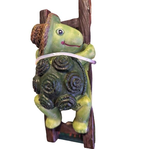 Garden Climbing Turtle Flowerpot Planter Hugger Resin 5.5-in Tall Yard Art NEW - Picture 2 of 4